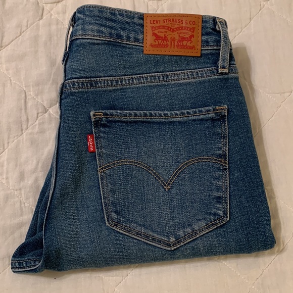 Levi’s High Rise Skinny Jeans - Picture 2 of 12